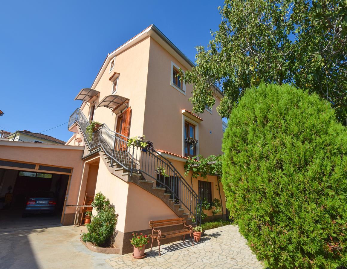 Apartments Ivanka Malinska Exterior photo