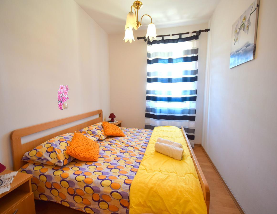 Apartments Ivanka Malinska Exterior photo
