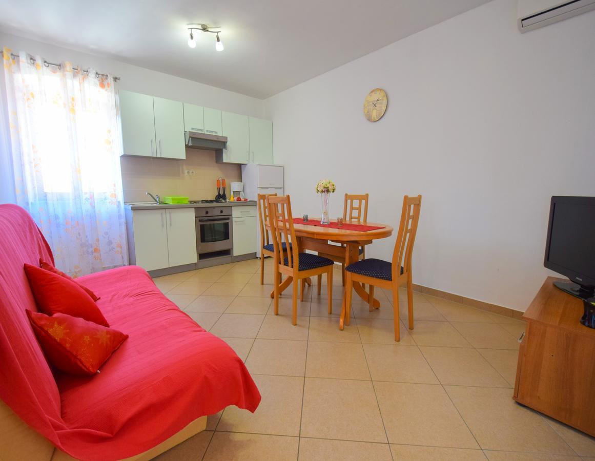 Apartments Ivanka Malinska Exterior photo