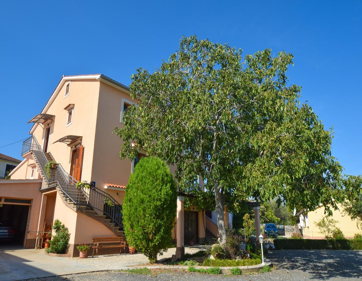 Apartments Ivanka Malinska Exterior photo